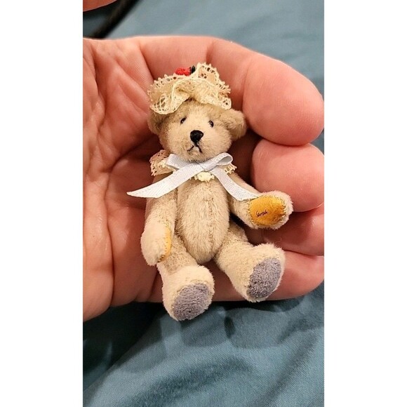 LITTLE GEM PLUSH MINIATURE BEAR- Sarah 1995 - EUC - Picture 5 of 7